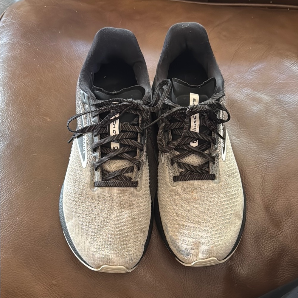 Brooks Launch GTS 10 (with support) - Gray and Black Running Shoes Men’s size 9
